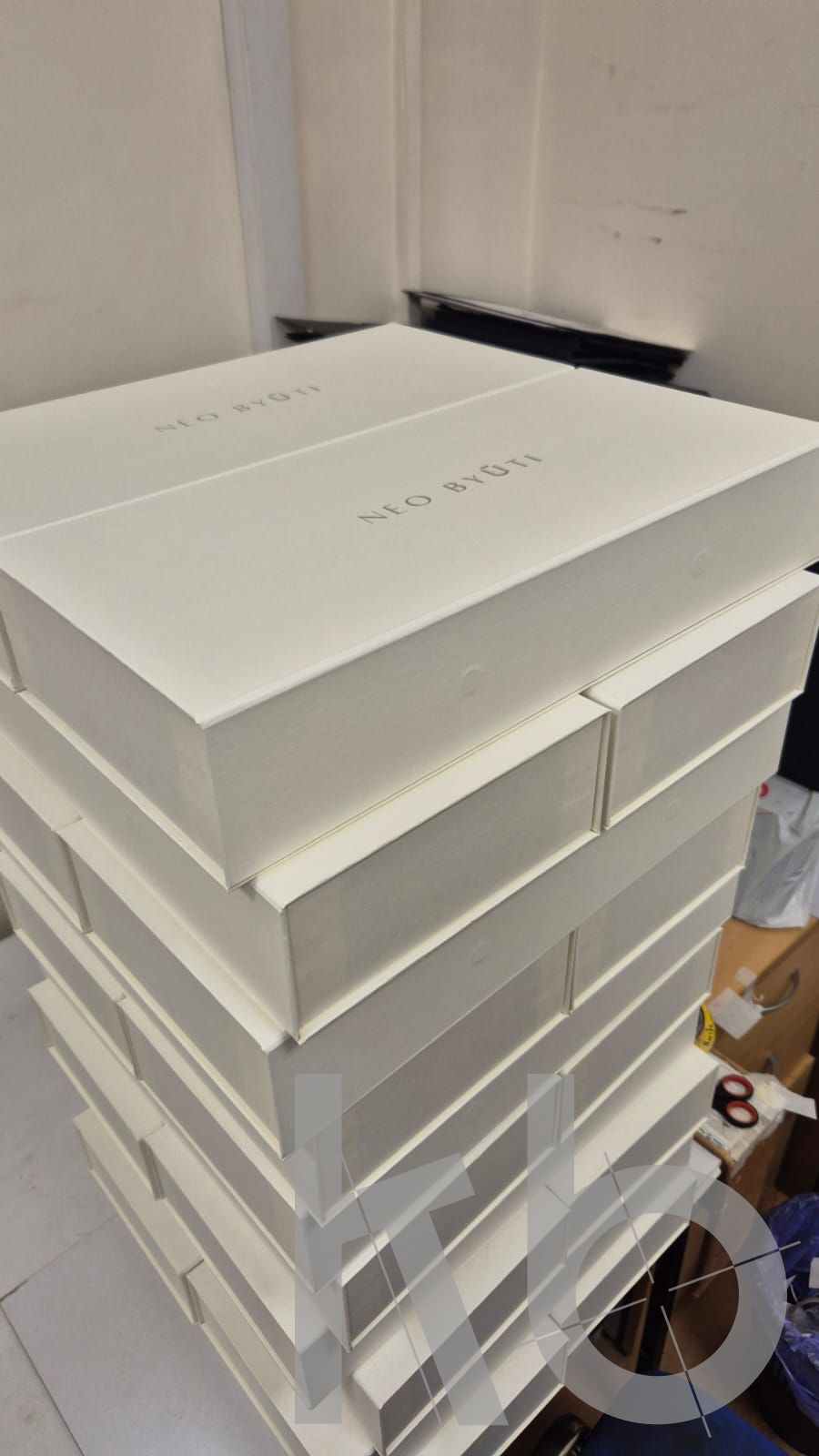 Подарочная коробка на магнитном клапане