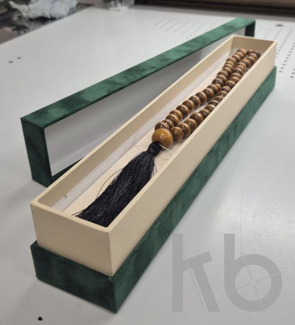 Коробка из зеленого бархата