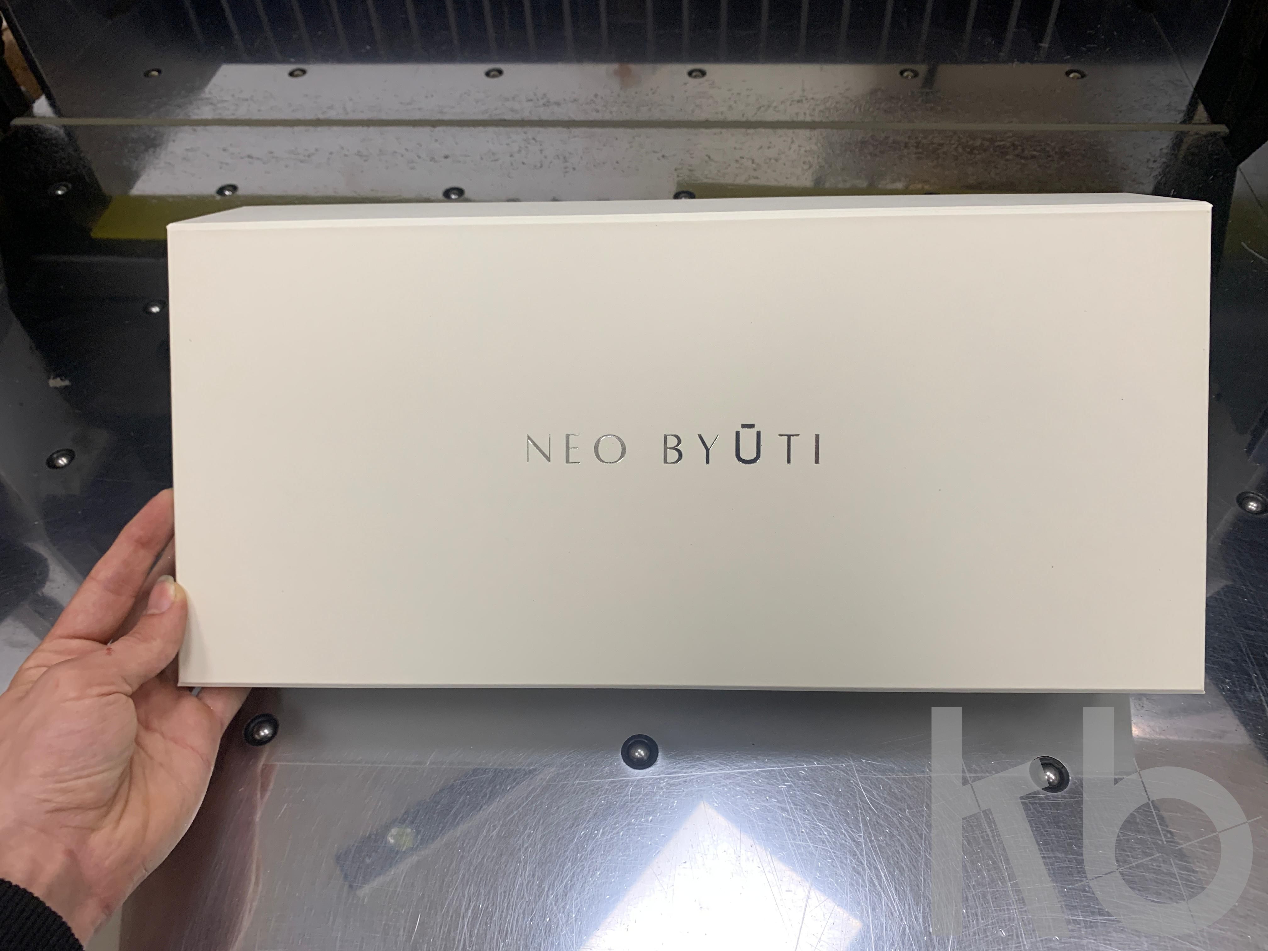 Подарочная коробка на магнитном клапане