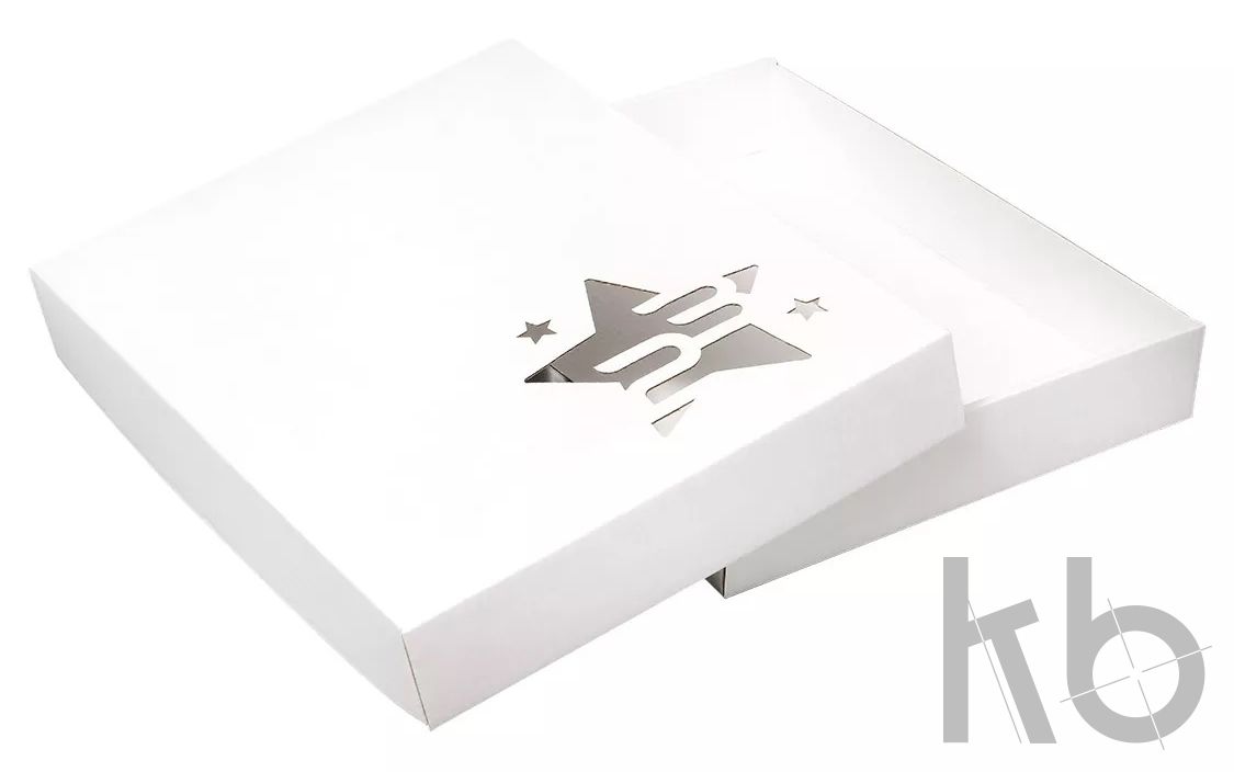 Коробка с прозрачным фигурным окном