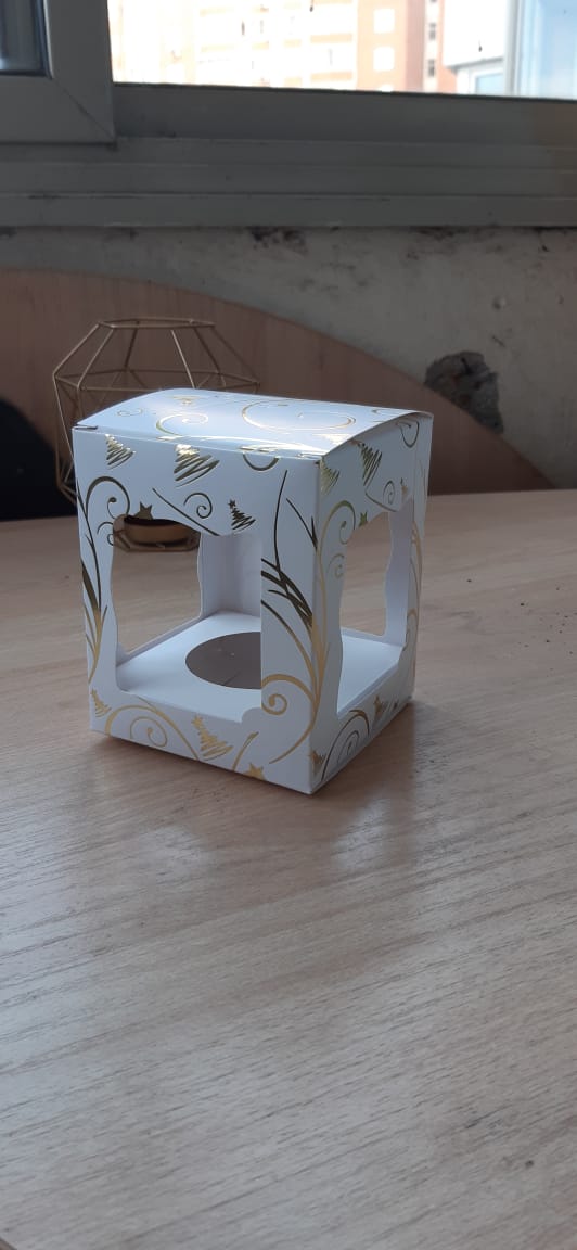 Коробка под шар 80 мм с золотыми узорами Коробка под шар 80 мм с золотыми узорами