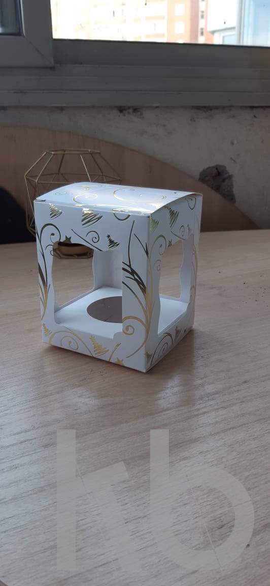 Коробка под шар 100 мм с золотыми узорами